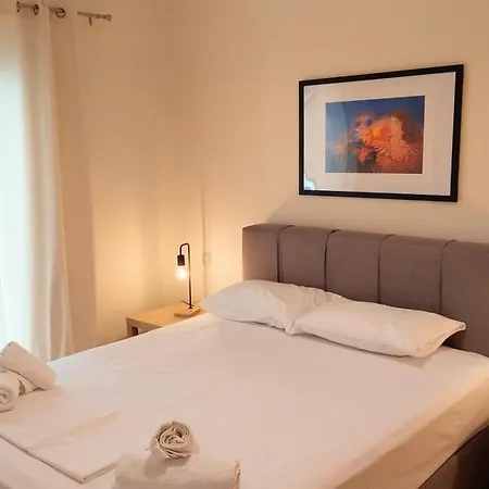 Big In Acropolis Museum Apartment