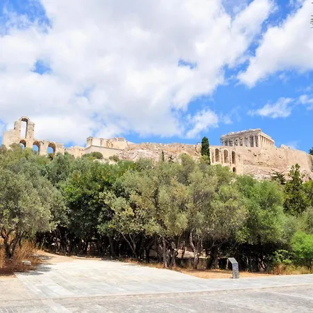 Big In Acropolis Museum * Atina